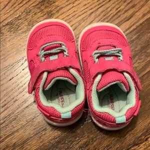 Stride Rite Surprize Sneakers hot pink